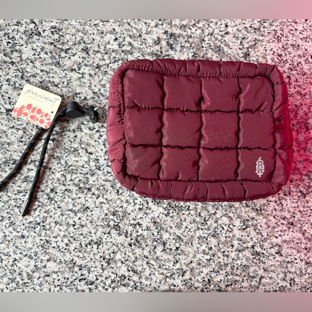 ♥️💖 FP Movement Quilted Mini Case Mahogany NWT